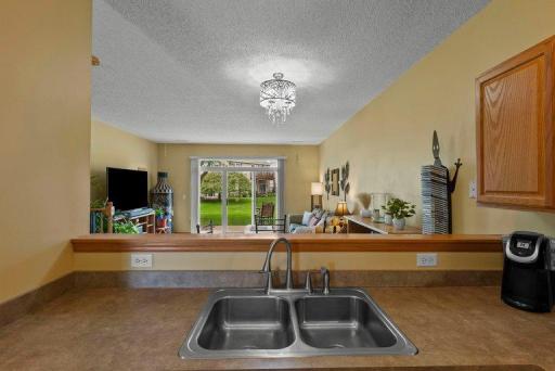 657 Providence Drive, Shakopee, MN 55379