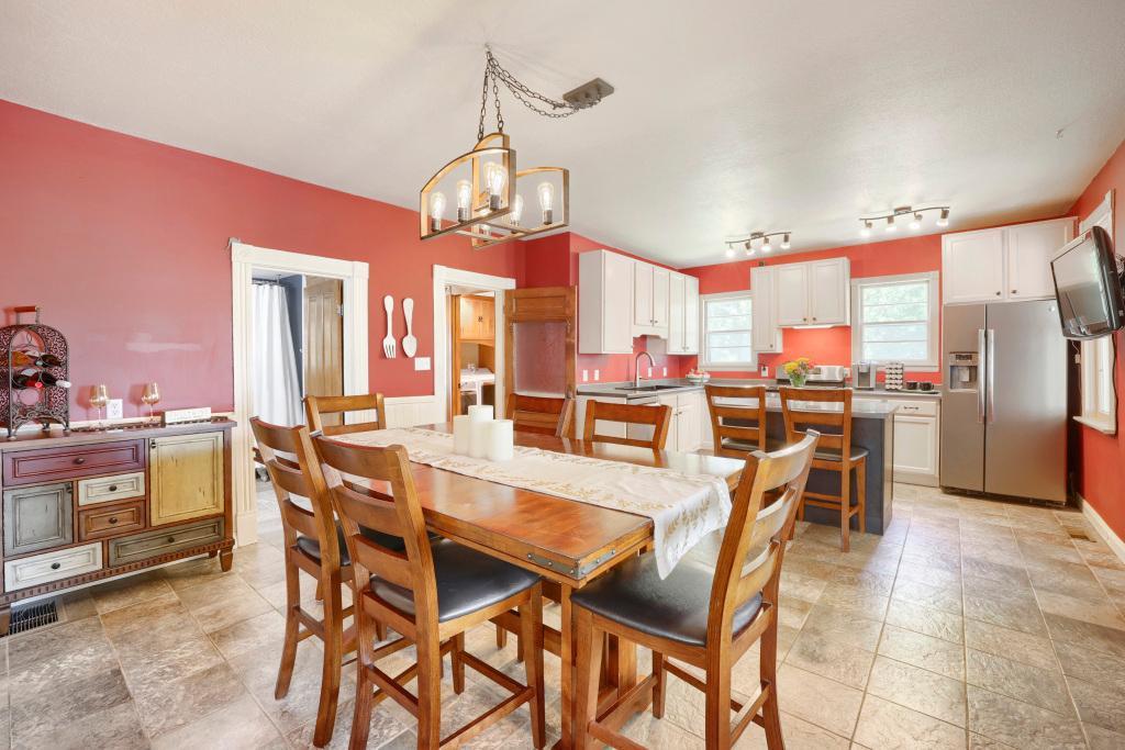 9815 Pioneer Trail - Dining Room!