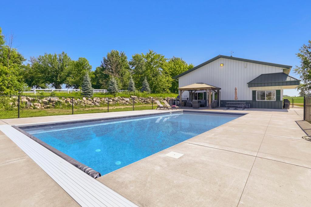 9815 Pioneer Trail - Beautiful Saltwater Pool with New Pool Cover!