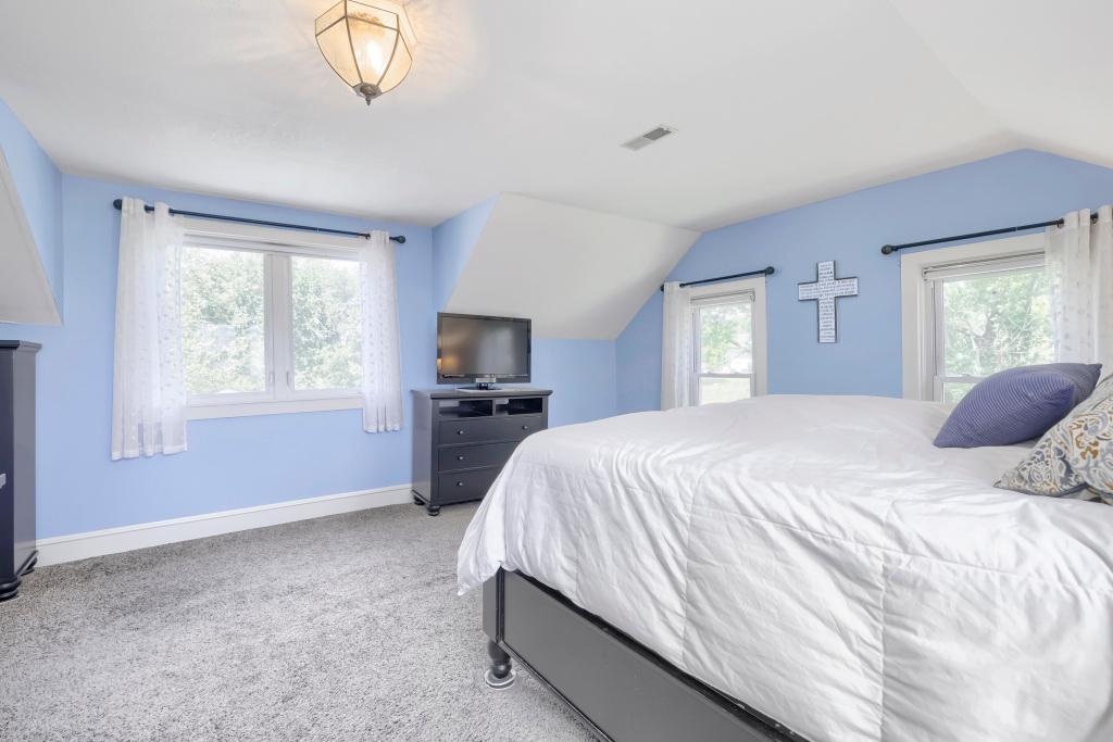 9815 Pioneer Trail - Upper Level Bedroom with Great Natural Light!