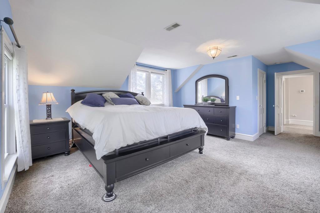 9815 Pioneer Trail - Upper Level Bedroom with Walk in Closet!