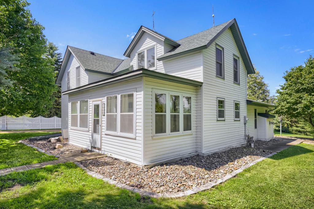 9815 Pioneer Trail - CUTE Farmhouse to Call HOME!