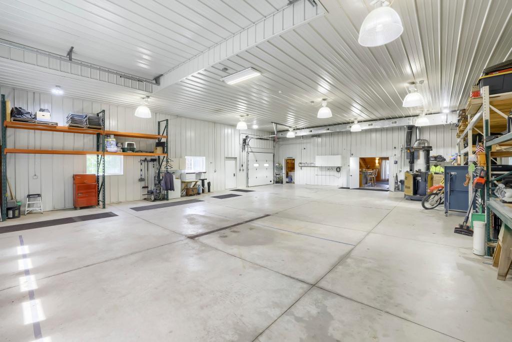 9815 Pioneer Trail - Concrete Floor with Drain and 4 zone in floor heat!