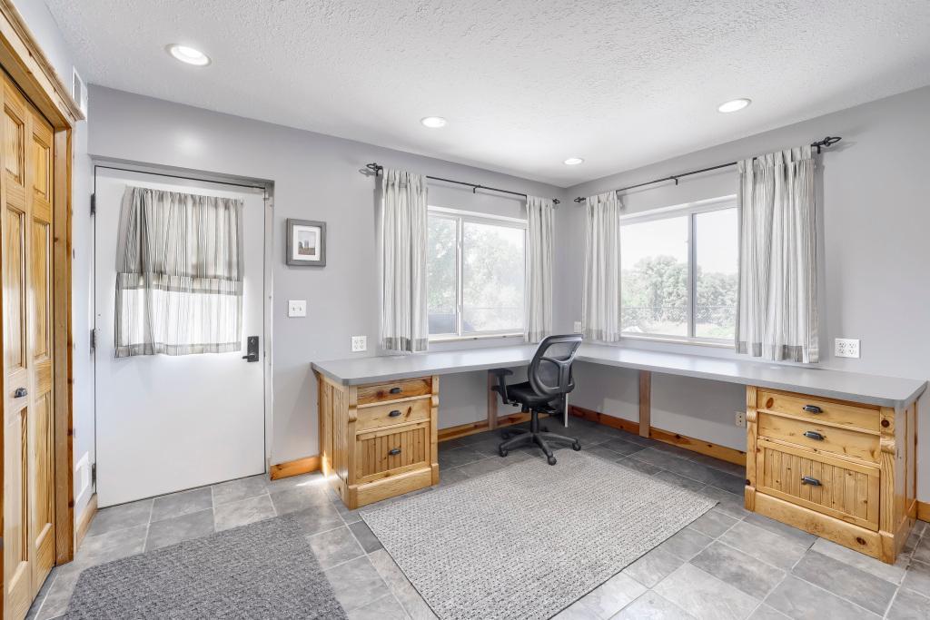 9815 Pioneer Trail - Office or Bedroom! You get to choose!