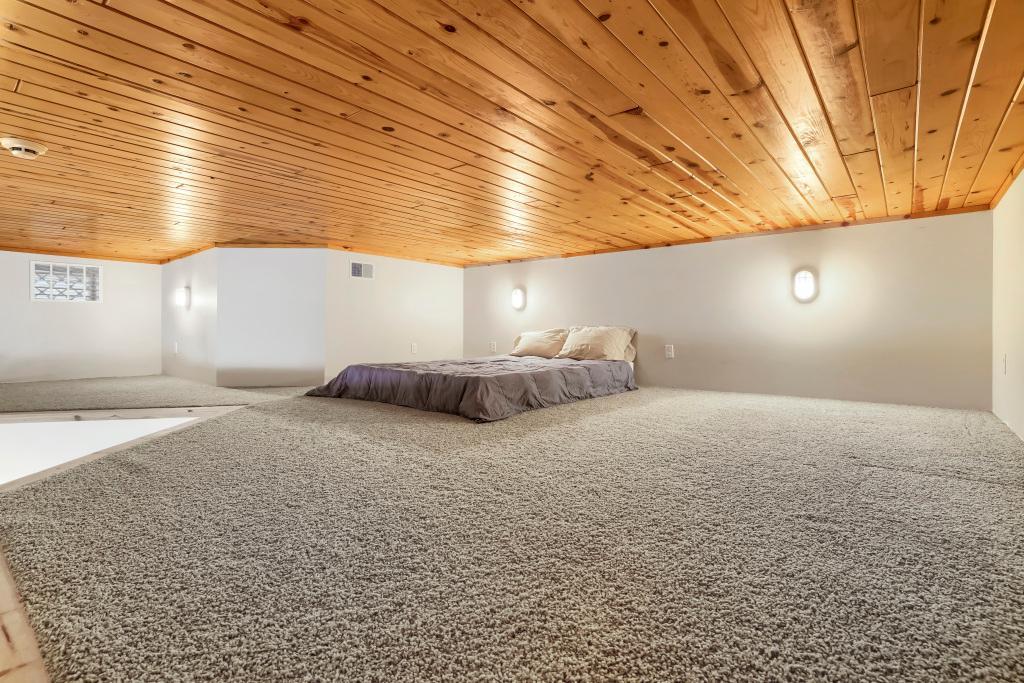 9815 Pioneer Trail - Large Loft Area in the Rec Room!