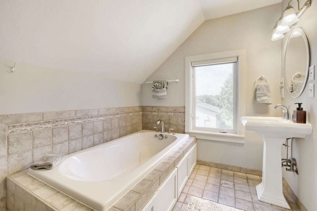 9815 Pioneer Trail - Upper Level Jetted Tub to help you Relax!