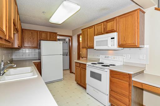 6-photo-Kitchen-463a5288-c46b-47a3-806a-e9c50ef2fd46.jpg