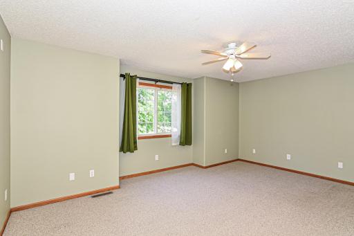 9-photo-Main-Bedroom-d81c4d55-c478-4bc8-bc78-09354d7caed9.jpg