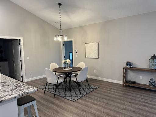 Dining room 1.jpg