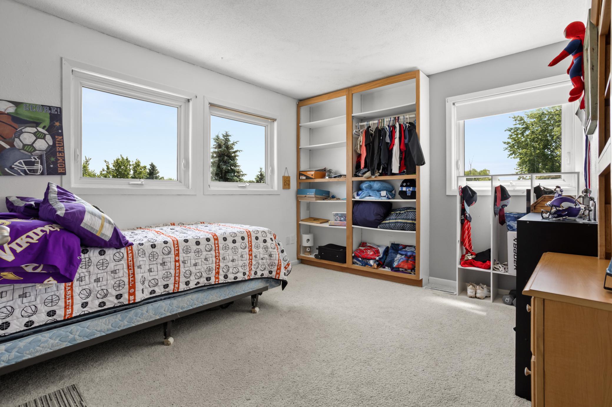 Upper guest bedroom