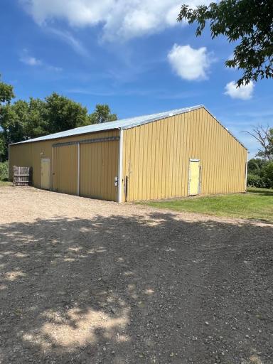 8010 182nd Avenue SE, Wahpeton, ND 58075