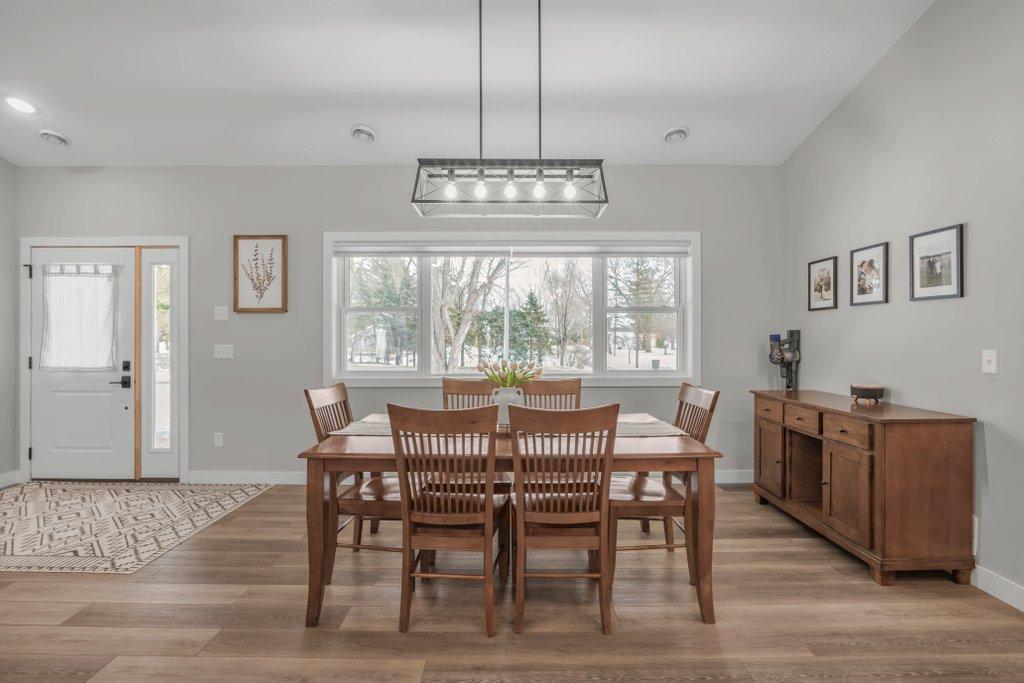 Awesome Large Window in the Dining Area!