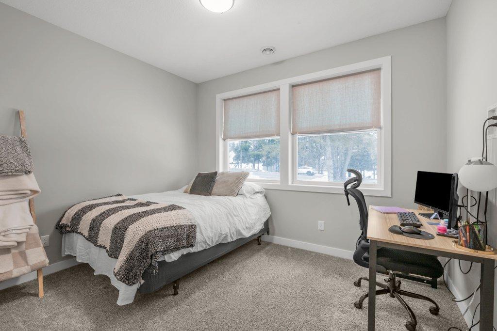 Large Windows to see the Beautiful Views!