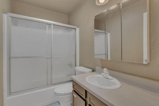 1713 6th Street SW, Willmar, MN 56201