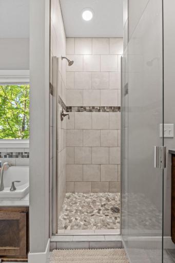 63-web-or-mls-4949 Otter Trl NE-63.jpg