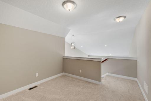 49-web-or-mls-4949 Otter Trl NE-49.jpg