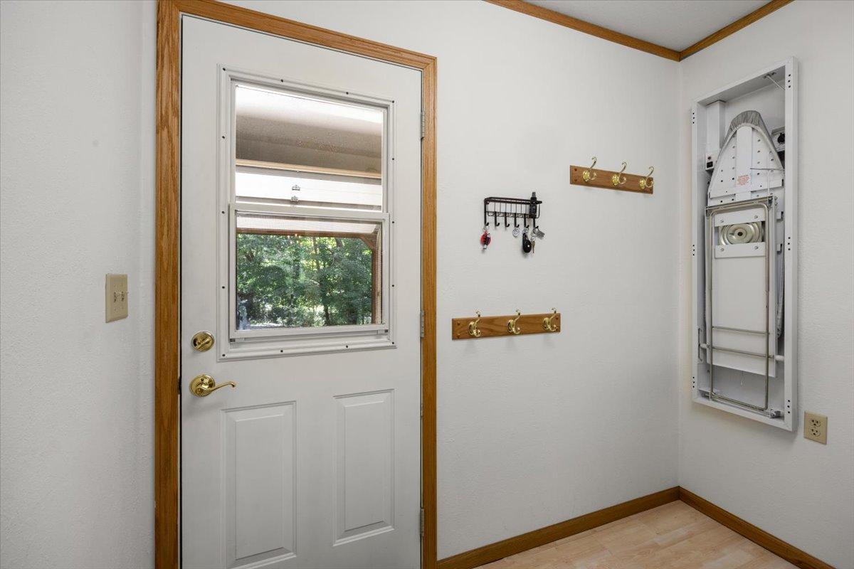 Laundry/garage entrance