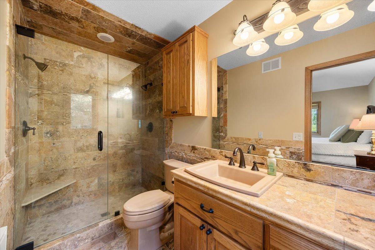 Primary 3/4 bath