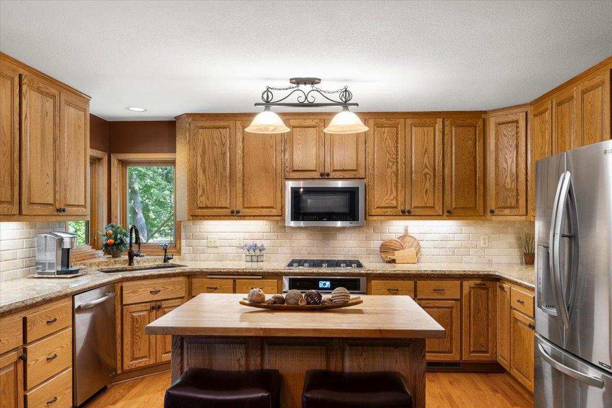 All hardwood oak cabinets