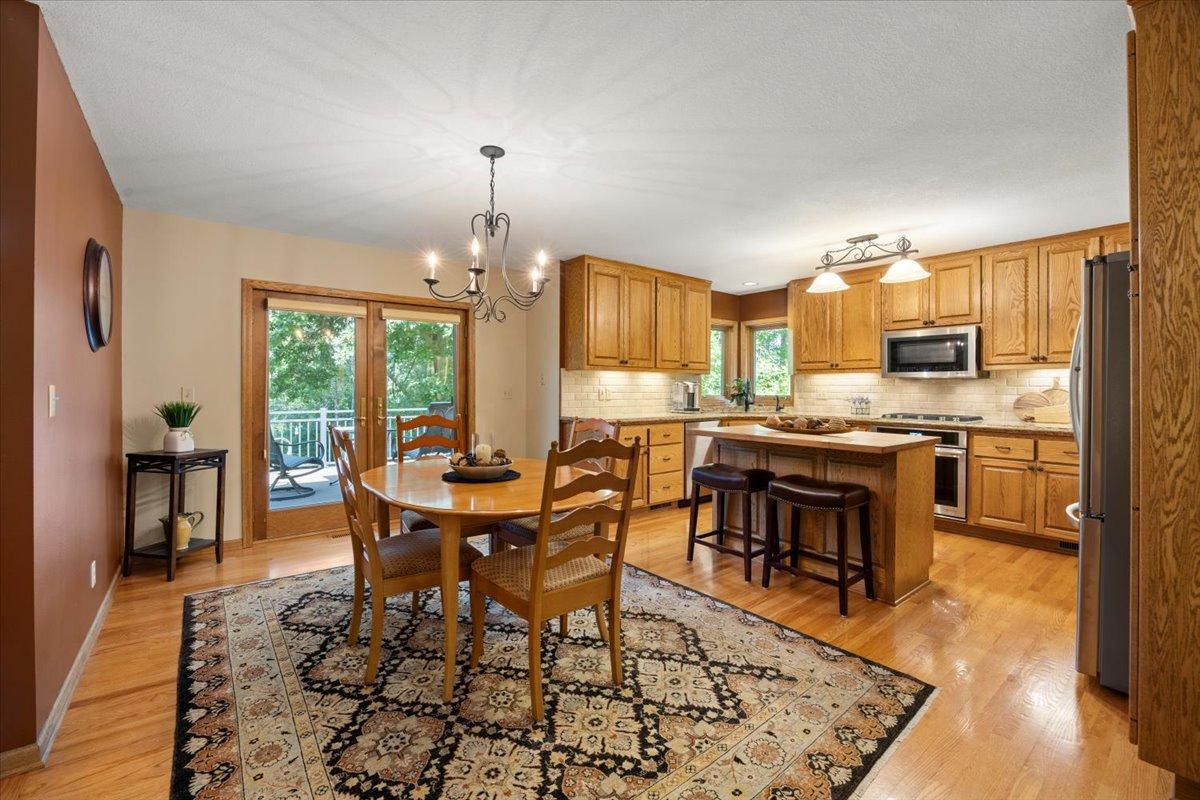 Spacious kitchen and dining room