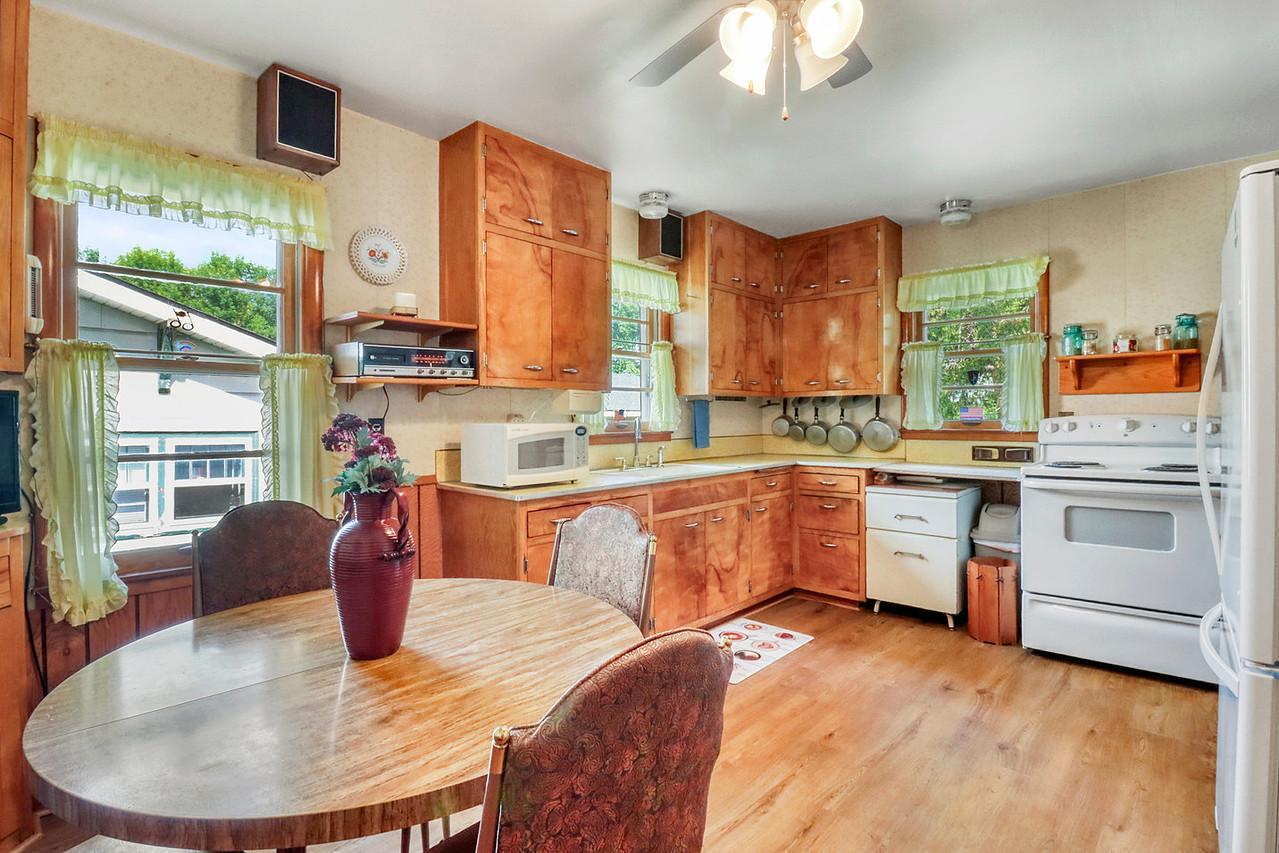 Kitchen1_2-1280.JPG