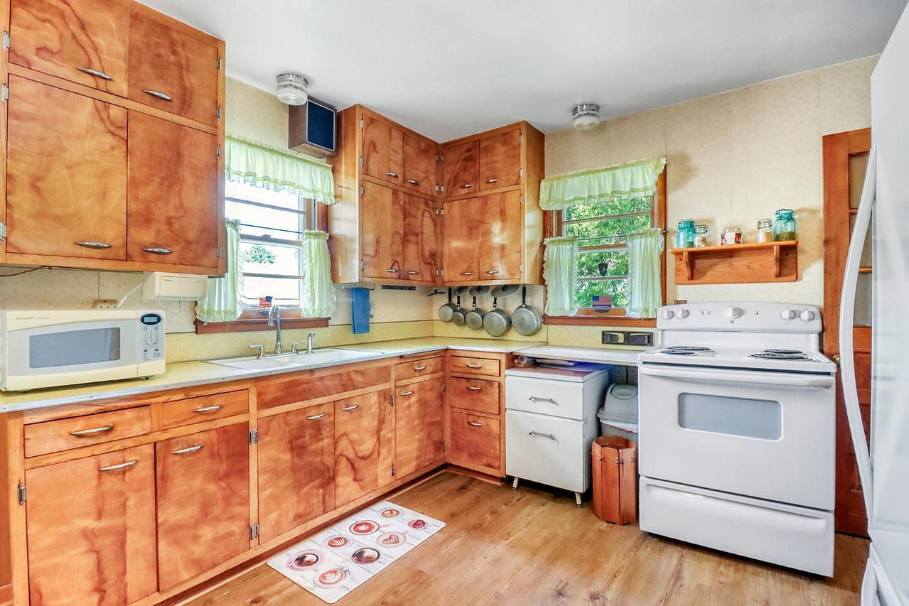 Kitchen1_4-1280.JPG
