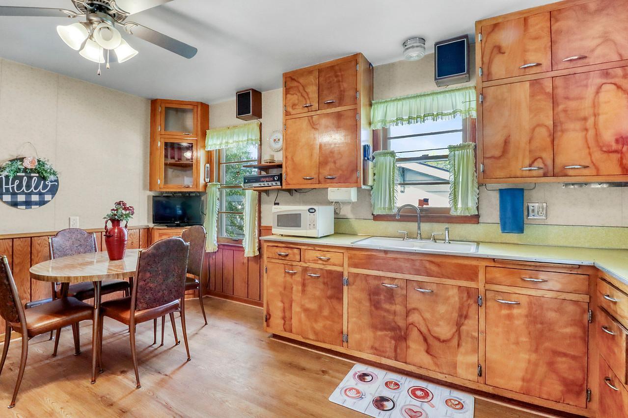 Kitchen1_5-1280.JPG