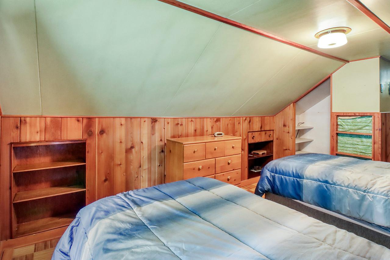 Upstairs Bedroom1_2-1280.JPG