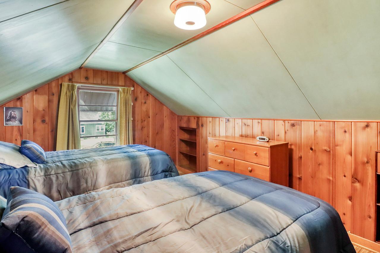 Upstairs Bedroom1_0-1280.JPG