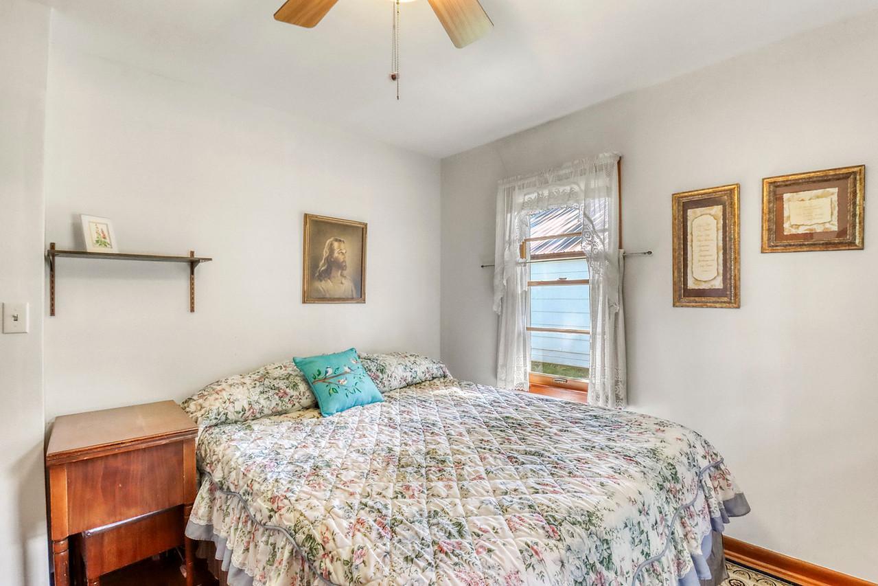 Bedroom2_1-1280.JPG