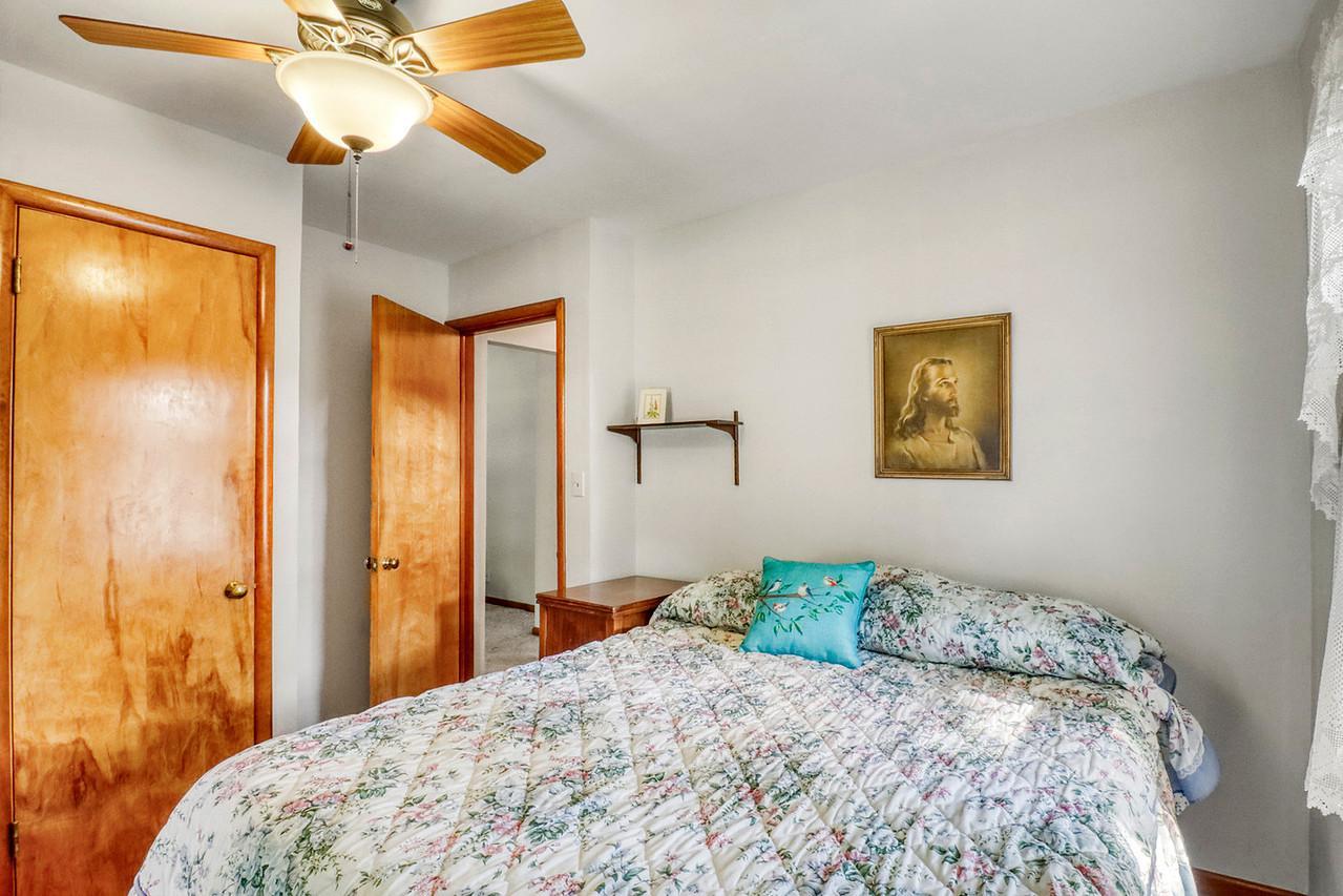 Bedroom2_2-1280.JPG