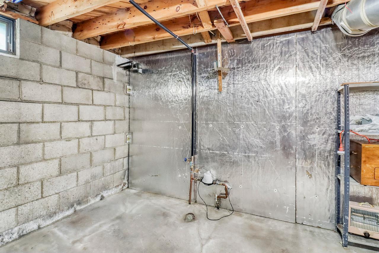 Basement1_3-1280.JPG