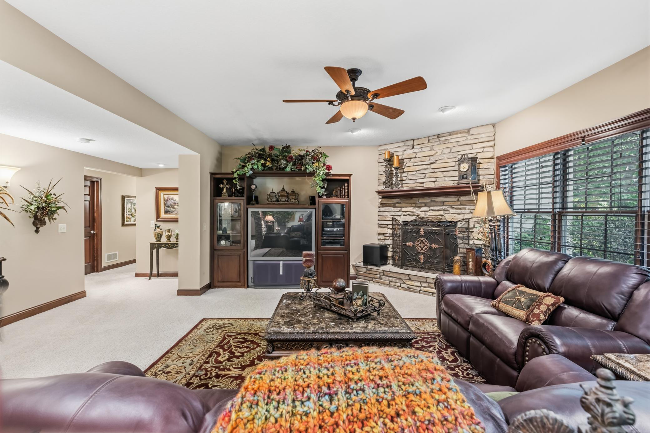 Lower Level Familyroom