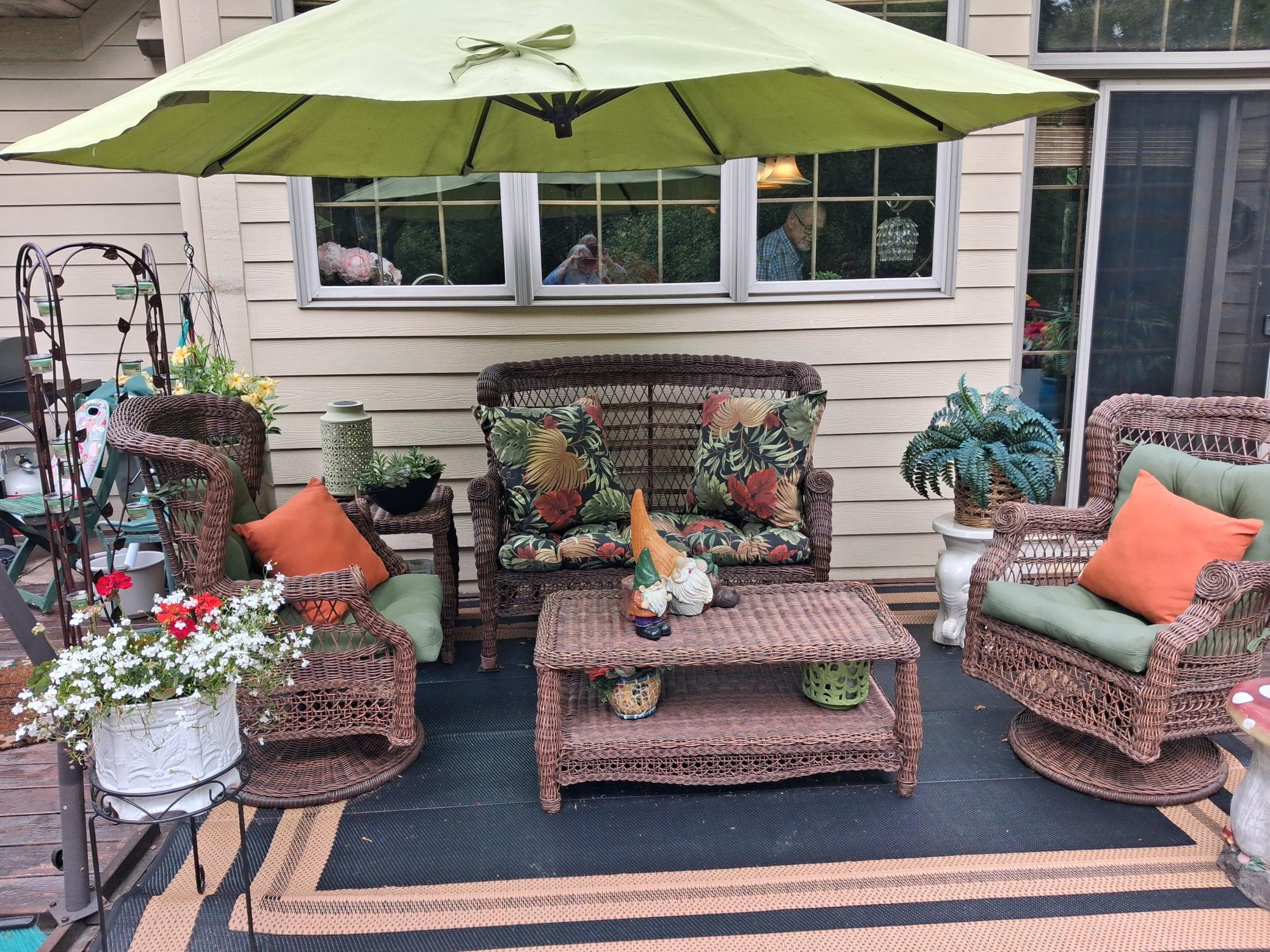 Sitting area a great place to enjoy your morning coffee