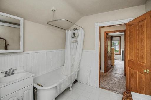 1714 Hewitt Avenue, Saint Paul, MN 55104