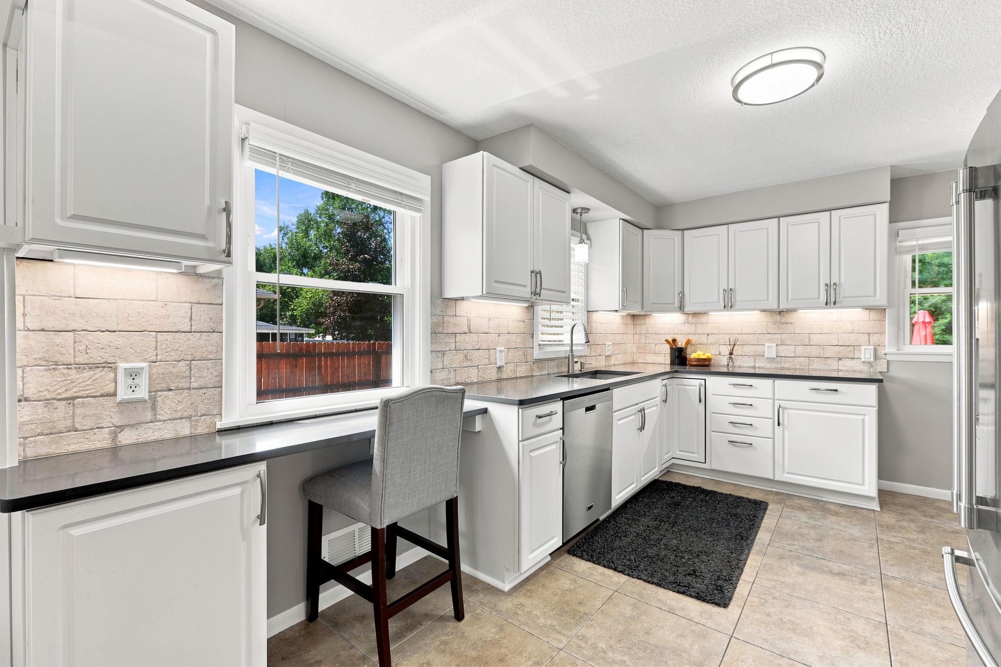 Nicely updated kitchen!
