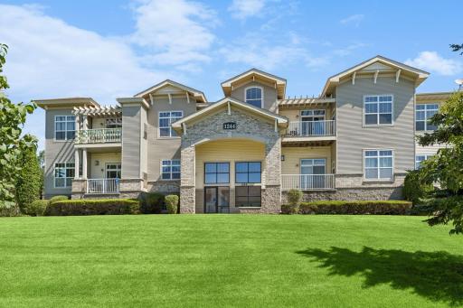 1244 County Road D E, 102, Saint Paul, MN 55109