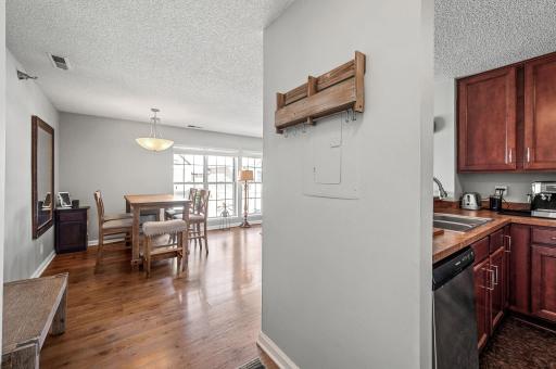 6020 Chasewood Parkway, 203, Hopkins, MN 55343