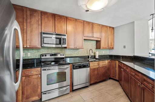 6020 Chasewood Parkway, 203, Hopkins, MN 55343