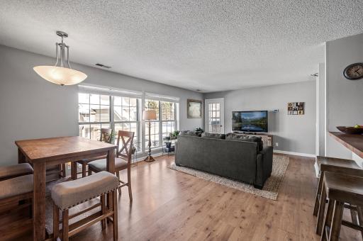 6020 Chasewood Parkway, 203, Hopkins, MN 55343