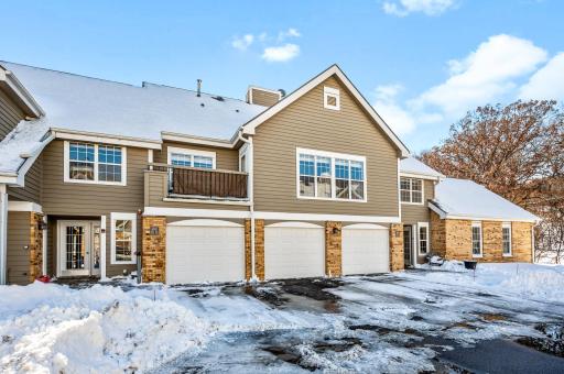 6020 Chasewood Parkway, 203, Hopkins, MN 55343