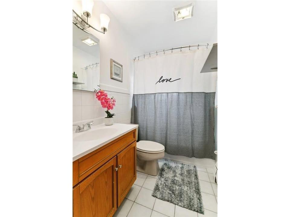 Upper Bathroom