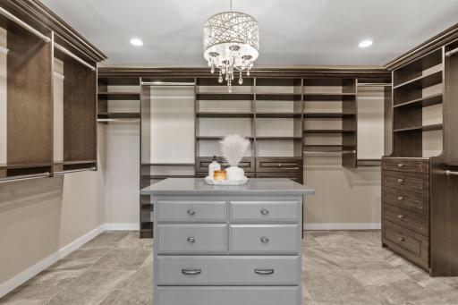 73-web-or-mls-74540 213th St-73.jpg