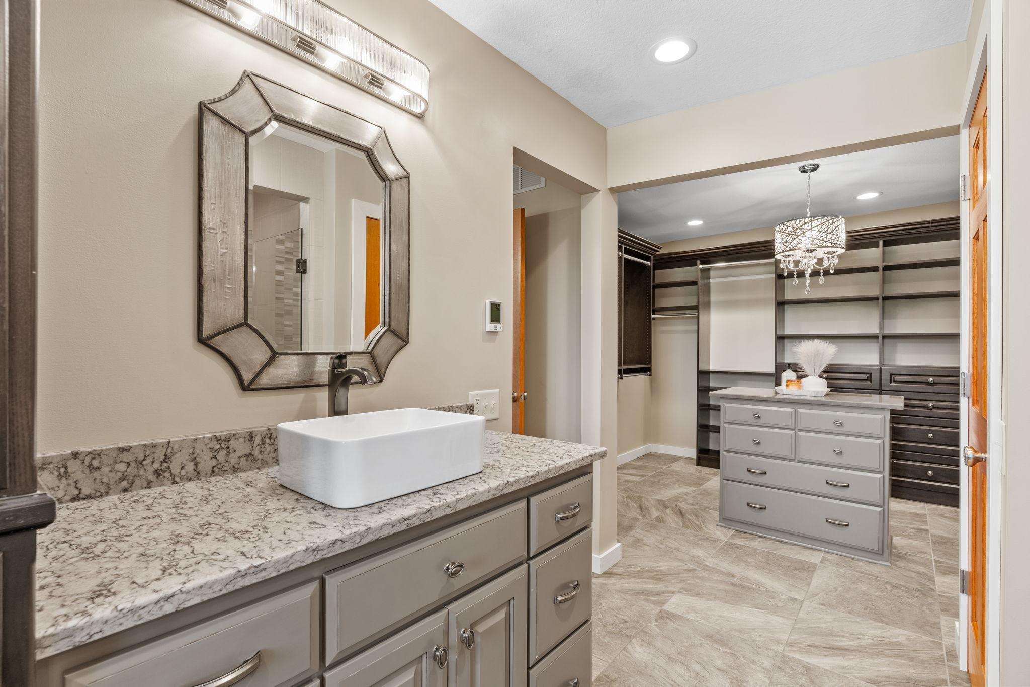69-web-or-mls-74540 213th St-69.jpg