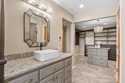 69-web-or-mls-74540 213th St-69.jpg