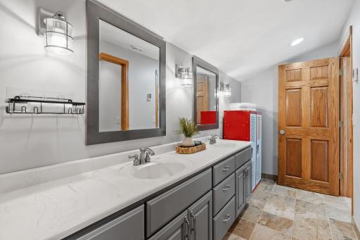 78-web-or-mls-74540 213th St-78.jpg