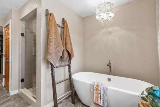 70-web-or-mls-74540 213th St-70.jpg