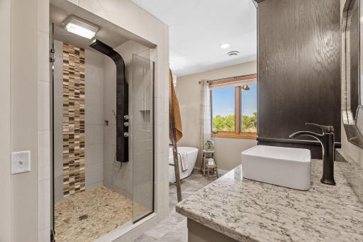 66-web-or-mls-74540 213th St-67.jpg