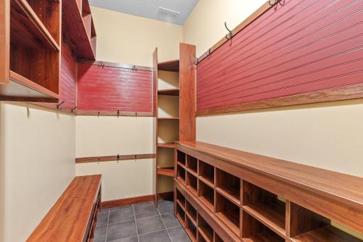 49-web-or-mls-74540 213th St-50.jpg