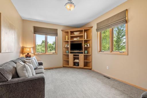 53-web-or-mls-74540 213th St-54.jpg